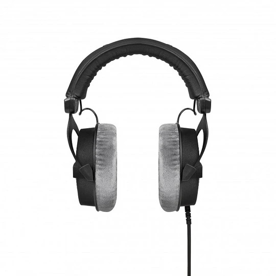 Macbook pro 2025 250 ohm headphones